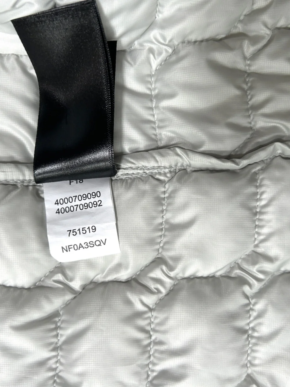The North Face Men’s ThermoBall Eco Jacket in White, Size Medium